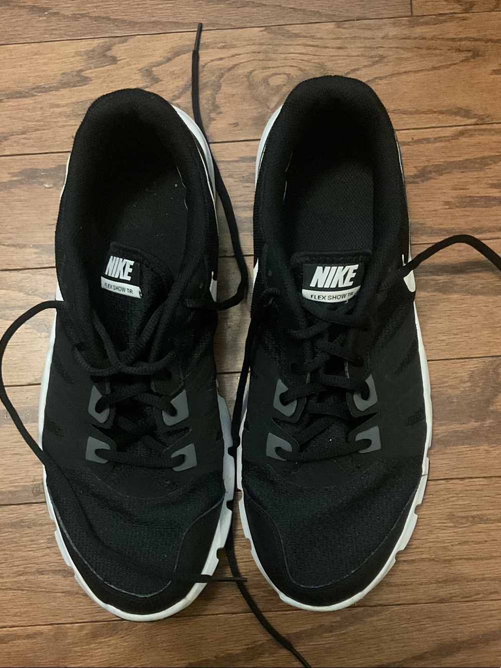 Nike Black and White Training Sneakers